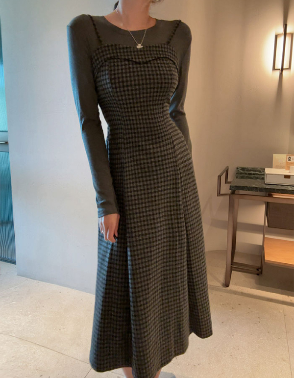 Adjustable Shoulder Strap Dress, Paired With A T-shirt Set